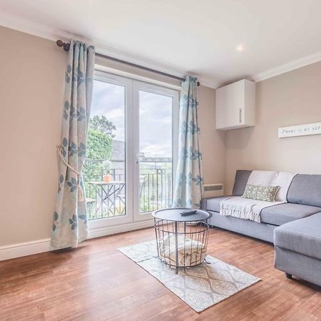 Modern Apartment Within Short Walk Of The Castle, High Street And Long Walk - Free Parking Windsor Dış mekan fotoğraf